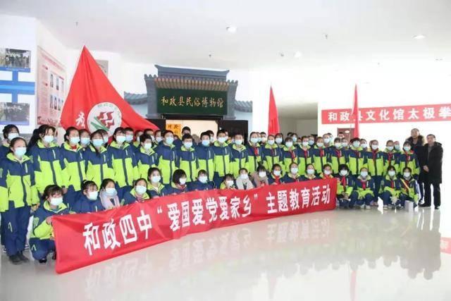 他成为皇帝后送给乡亲18缸咸菜，乡亲扔了17缸后打开一看顿时傻眼